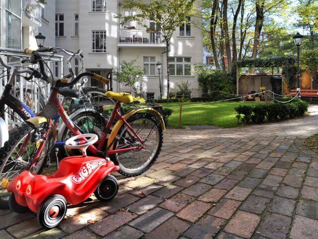 Kinderfreundlich Kinder Spielen Wohnen Wohnung Haus Mehrfamilienhaus Saniert Altbau Berlin Pankow Berlin-Pankow Florakiez Kiez